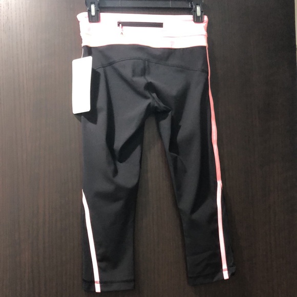 Lululemon Up The Pace Crop - Picture 4 of 8